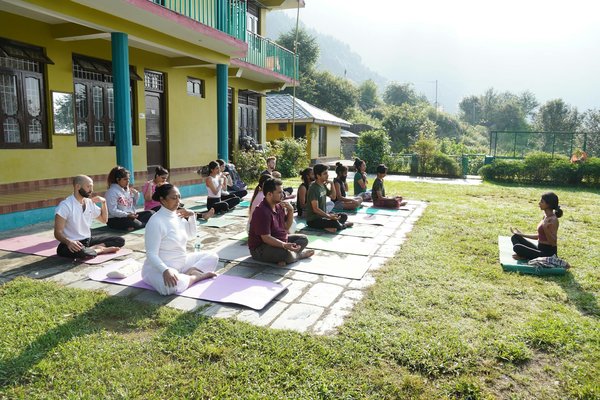 Où s'installer pour un séjour de yoga et méditation dans une maison de vacances en Inde?